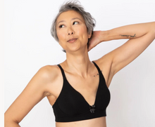 Load image into Gallery viewer, Molly Plunge Wireless Bralette AO-042