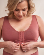 Load image into Gallery viewer, Rora Wireless Lumpectomy Front Closure Bralette AO-018