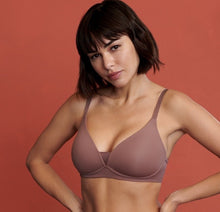 Load image into Gallery viewer, Louie non-wired 0122094 - Satin Taupe
