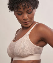 Load image into Gallery viewer, Maggie Wireless Lace Bralette AO-062
